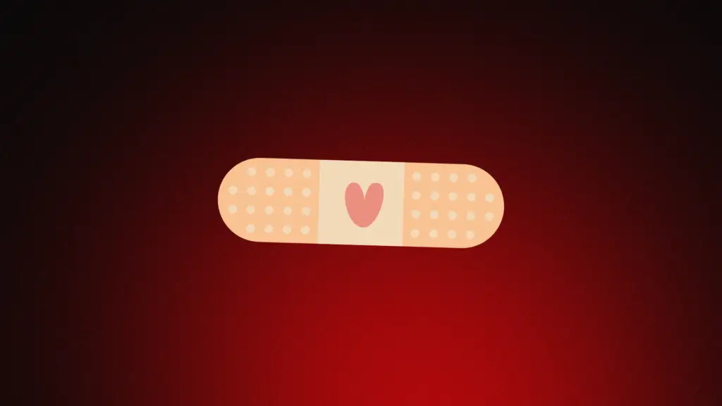 Curativo bege em formato horizontal com um coração rosa no centro, sobre um fundo vermelho escuro em degradê. A imagem simboliza a tentativa de curar feridas emocionais com soluções rápidas.